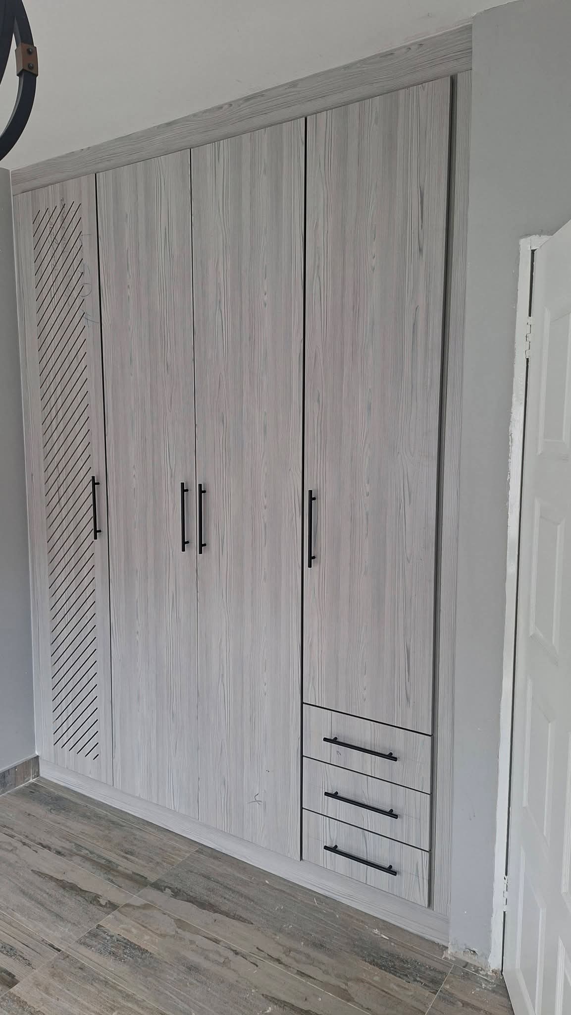 Built-in wardrobe