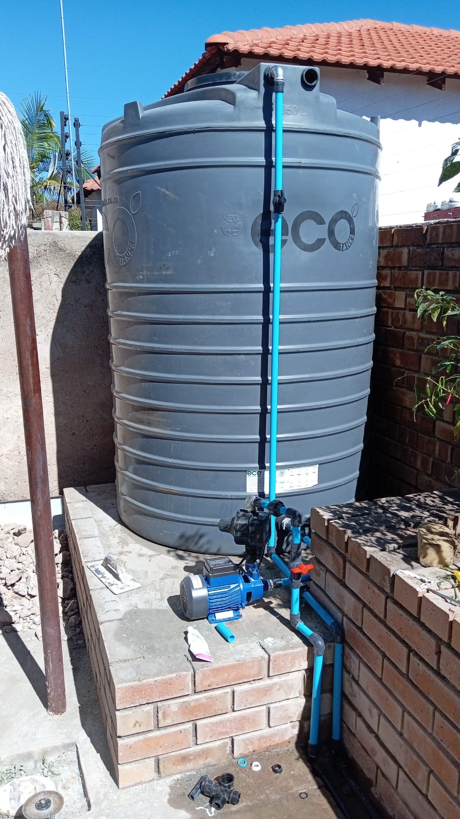 Water tank and pump setup